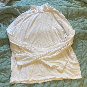 hollister white cropped turtleneck xxl